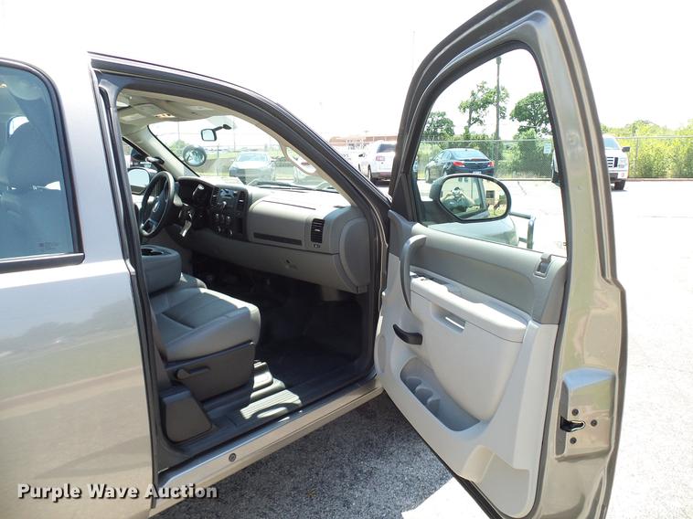 image for item DD5281 2013 Chevrolet Silverado 1500 Ext. Cab pickup truck