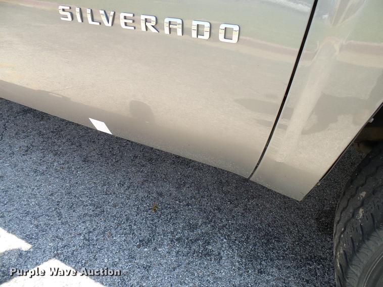 image for item DD5281 2013 Chevrolet Silverado 1500 Ext. Cab pickup truck