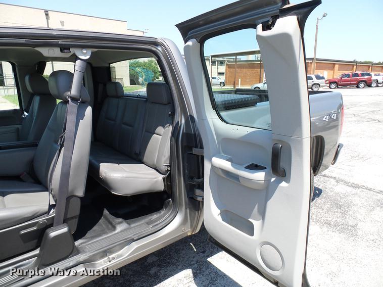 image for item DD5282 2012 Chevrolet Silverado 1500 Ext. Cab pickup truck