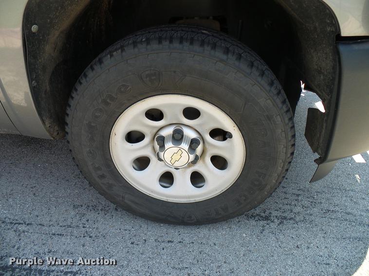 image for item DD5282 2012 Chevrolet Silverado 1500 Ext. Cab pickup truck