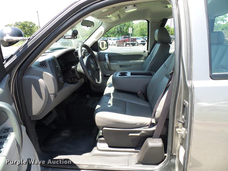 image for item DD5283 2013 Chevrolet Silverado 1500 Ext. Cab pickup truck