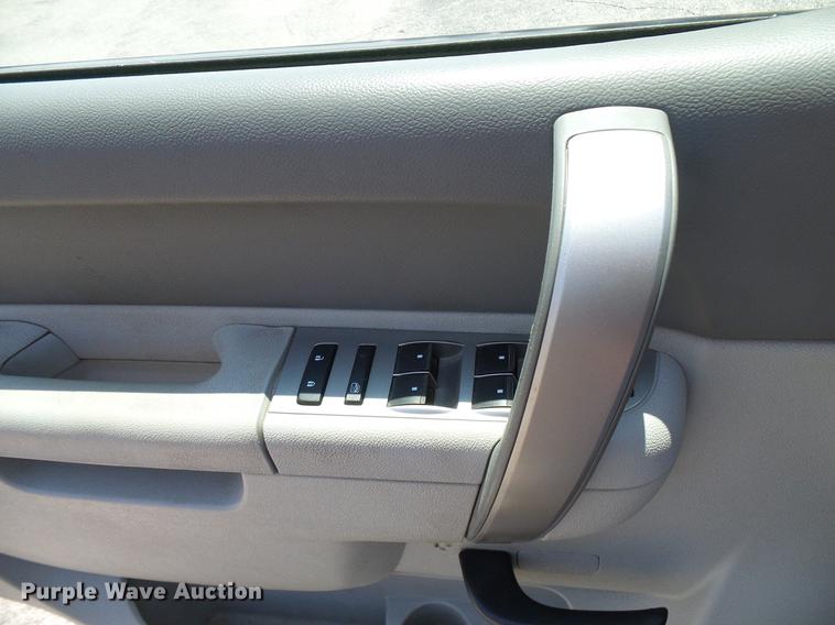 image for item DD5283 2013 Chevrolet Silverado 1500 Ext. Cab pickup truck