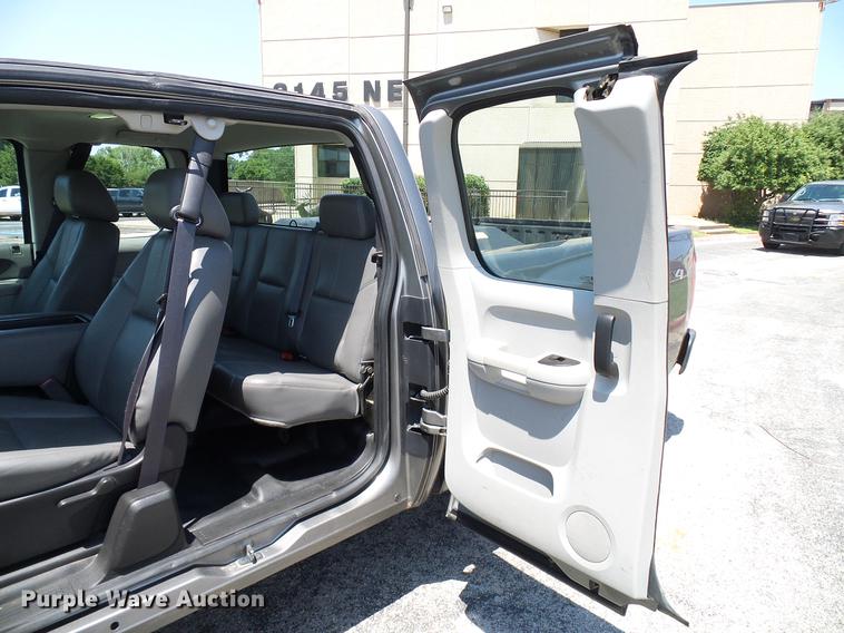 image for item DD5283 2013 Chevrolet Silverado 1500 Ext. Cab pickup truck