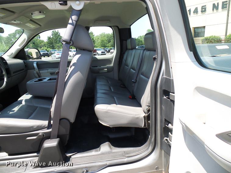 image for item DD5283 2013 Chevrolet Silverado 1500 Ext. Cab pickup truck