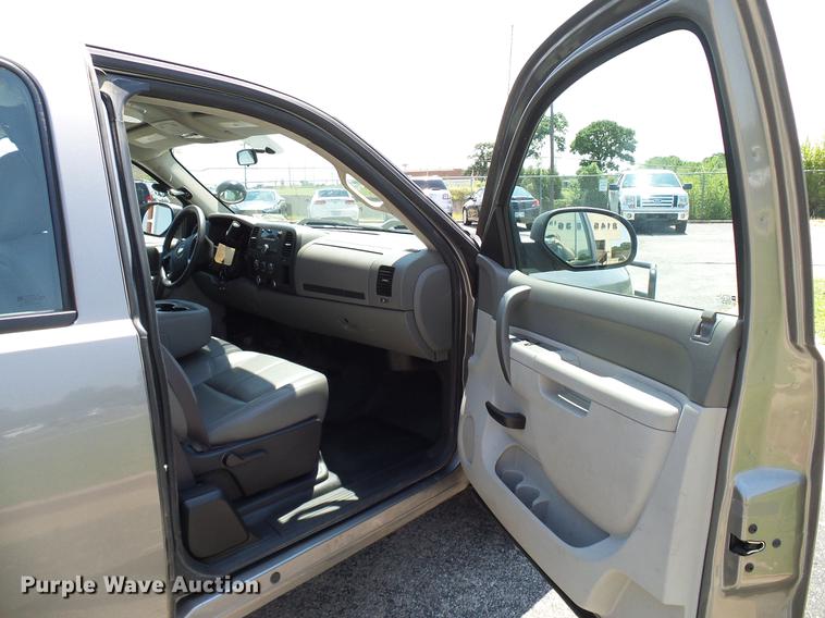 image for item DD5283 2013 Chevrolet Silverado 1500 Ext. Cab pickup truck