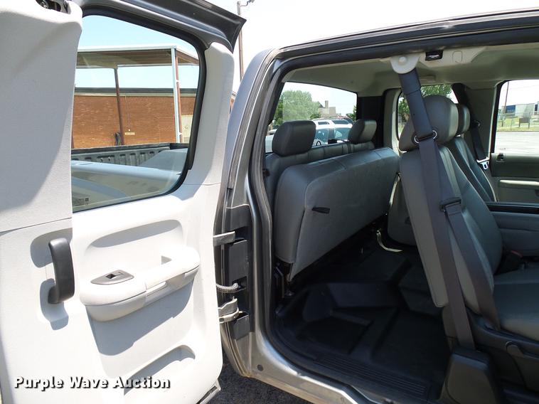 image for item DD5283 2013 Chevrolet Silverado 1500 Ext. Cab pickup truck