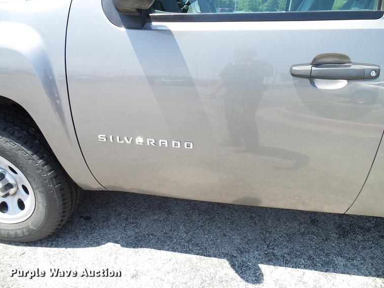 image for item DD5283 2013 Chevrolet Silverado 1500 Ext. Cab pickup truck