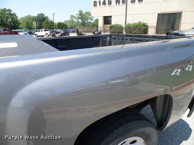 image for item DD5283 2013 Chevrolet Silverado 1500 Ext. Cab pickup truck