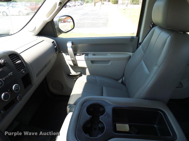 image for item DD5284 2013 Chevrolet Silverado 1500 Ext. Cab pickup truck