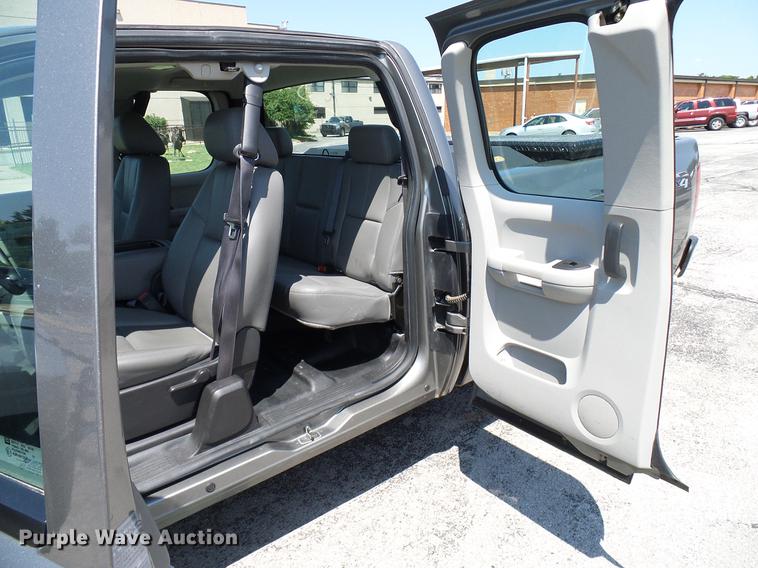 image for item DD5284 2013 Chevrolet Silverado 1500 Ext. Cab pickup truck