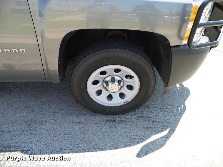 image for item DD5284 2013 Chevrolet Silverado 1500 Ext. Cab pickup truck