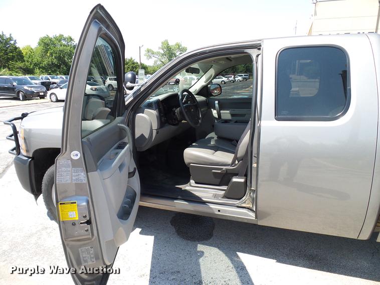 image for item DD5286 2013 Chevrolet Silverado 1500 Ext. Cab pickup truck