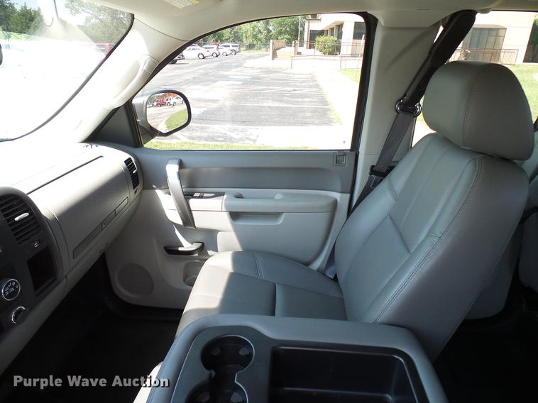 image for item DD5286 2013 Chevrolet Silverado 1500 Ext. Cab pickup truck