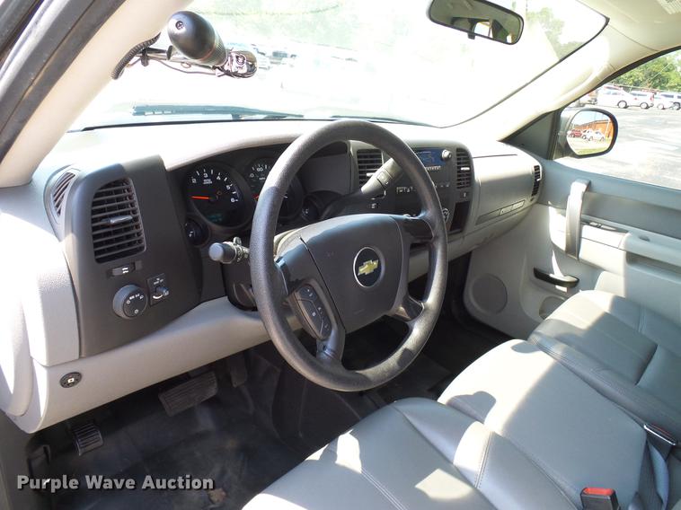 image for item DD5286 2013 Chevrolet Silverado 1500 Ext. Cab pickup truck