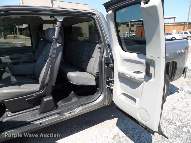 image for item DD5286 2013 Chevrolet Silverado 1500 Ext. Cab pickup truck