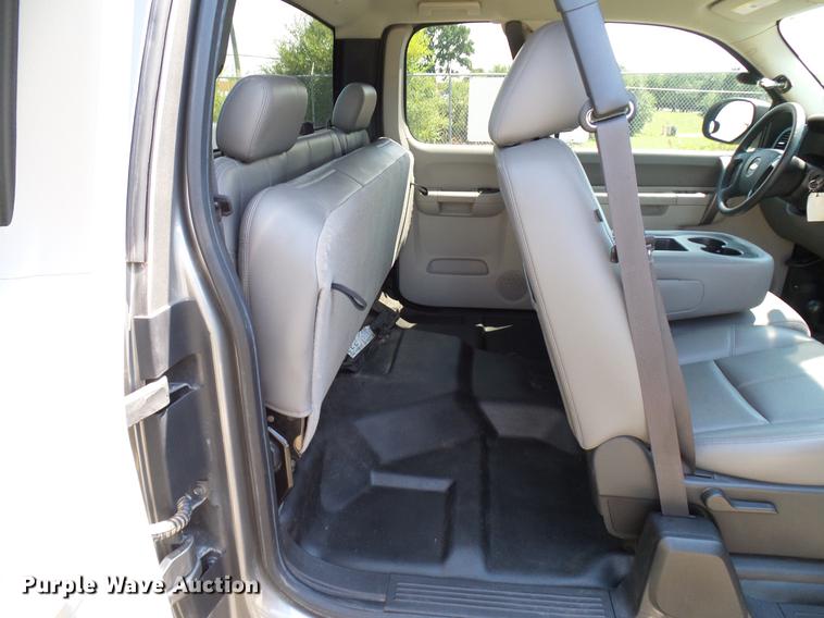 image for item DD5286 2013 Chevrolet Silverado 1500 Ext. Cab pickup truck