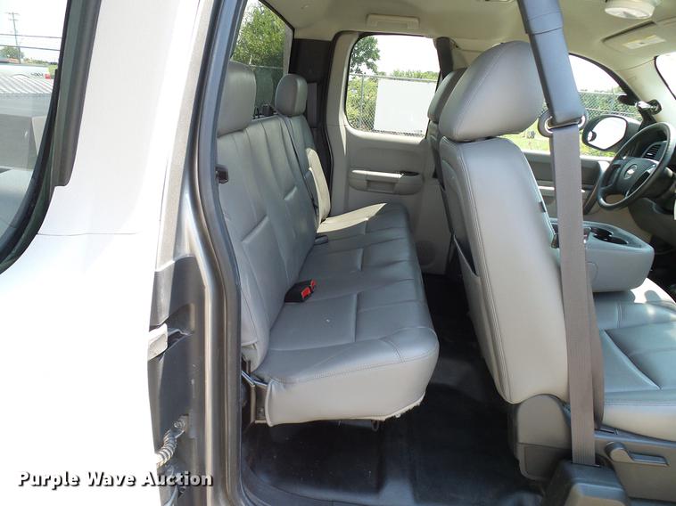 image for item DD5286 2013 Chevrolet Silverado 1500 Ext. Cab pickup truck