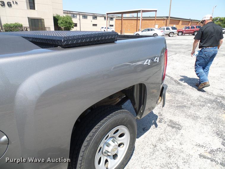 image for item DD5286 2013 Chevrolet Silverado 1500 Ext. Cab pickup truck
