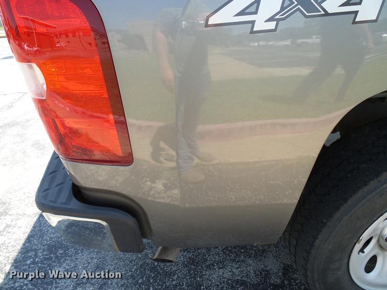 image for item DD5286 2013 Chevrolet Silverado 1500 Ext. Cab pickup truck