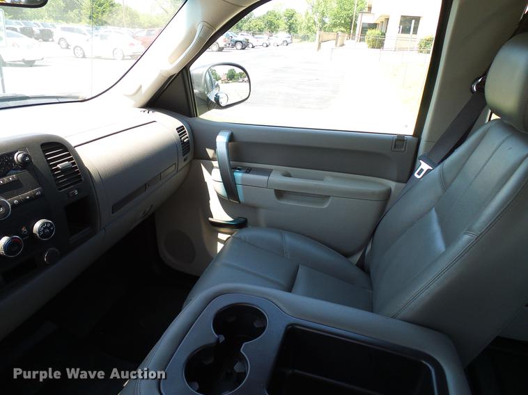 image for item DD5287 2012 Chevrolet Silverado 1500 Ext. Cab pickup truck