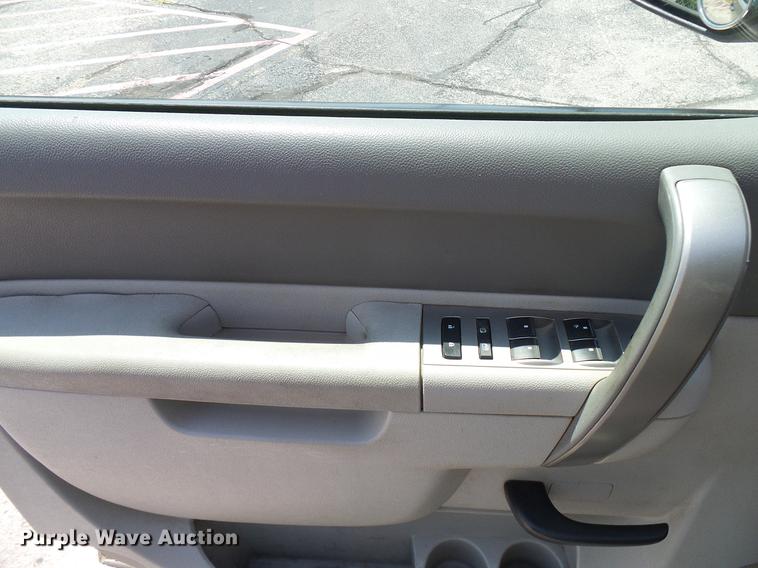 image for item DD5287 2012 Chevrolet Silverado 1500 Ext. Cab pickup truck