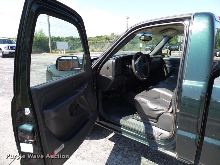 image for item DD5288 2006 Chevrolet Silverado 1500 pickup truck