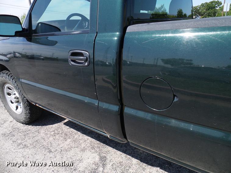 image for item DD5288 2006 Chevrolet Silverado 1500 pickup truck