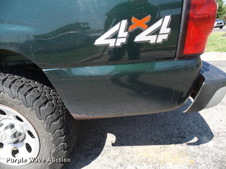 image for item DD5288 2006 Chevrolet Silverado 1500 pickup truck