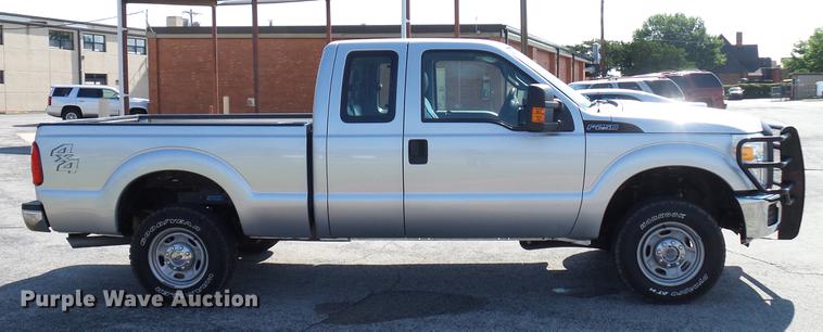 image for item DD5293 2011 Ford F250 Super Duty XL SuperCab pickup truck