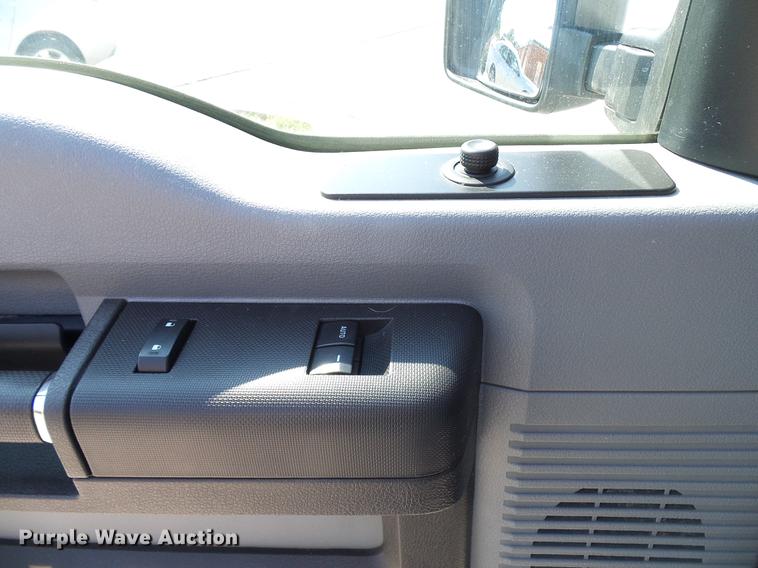 image for item DD5293 2011 Ford F250 Super Duty XL SuperCab pickup truck