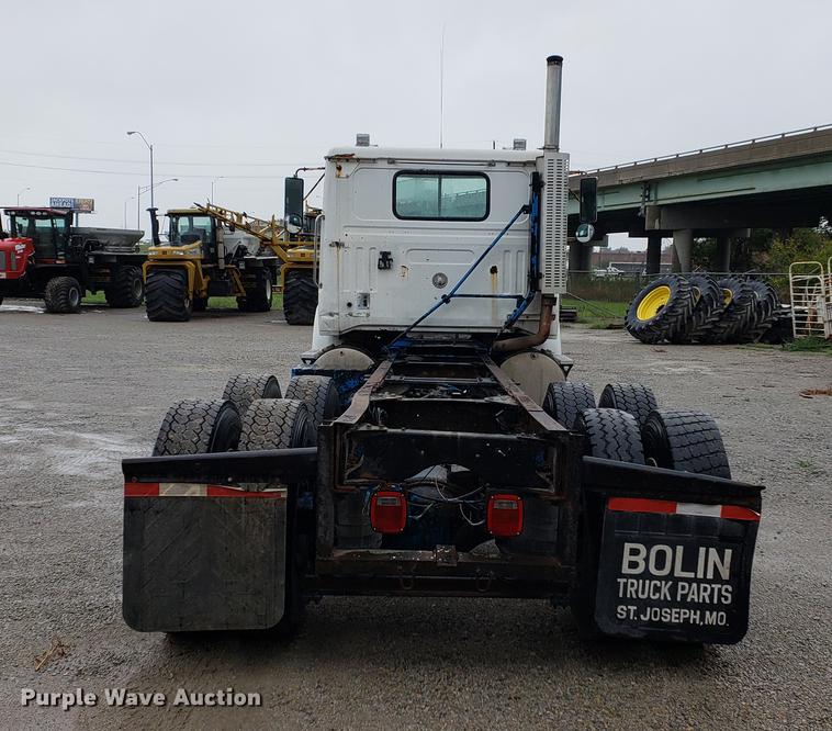 image for item BW9204 1993 White GMC WG truck cab and chassis