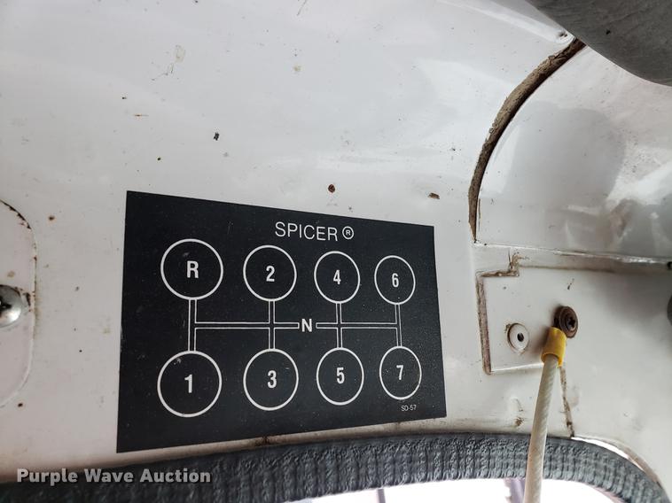 image for item BW9204 1993 White GMC WG truck cab and chassis