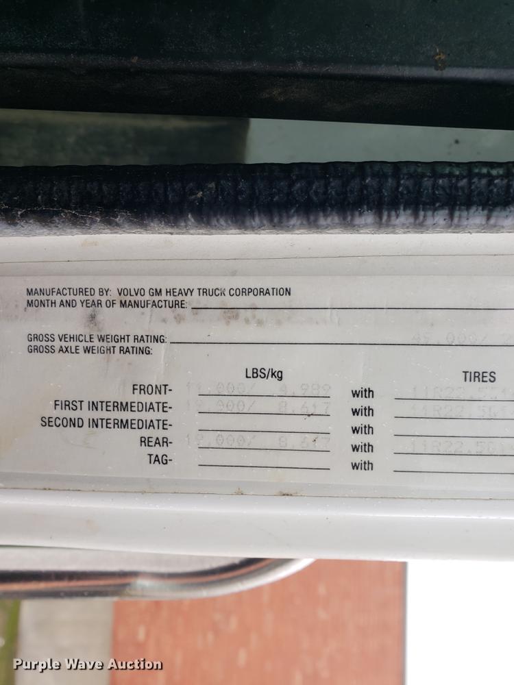 image for item BW9204 1993 White GMC WG truck cab and chassis