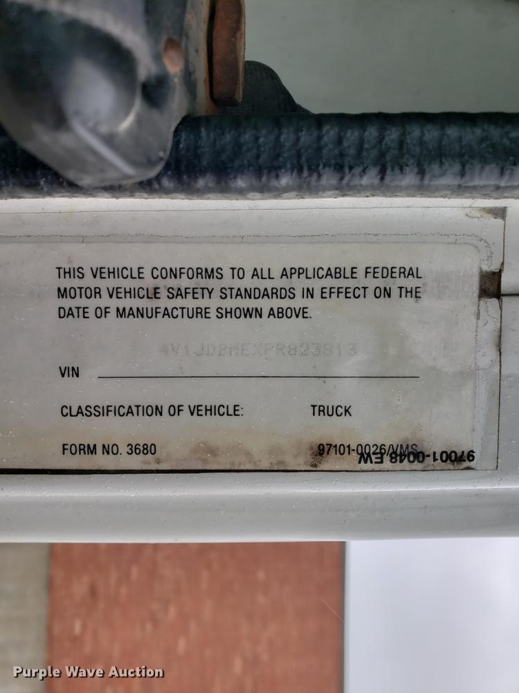 image for item BW9204 1993 White GMC WG truck cab and chassis