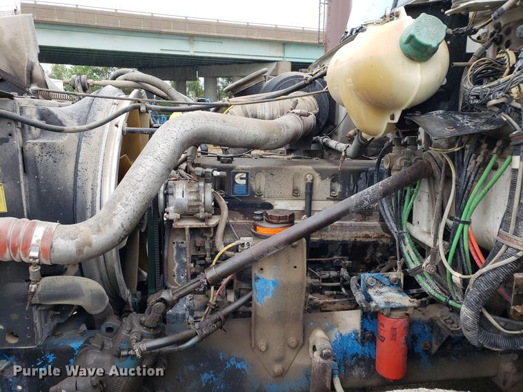 image for item BW9204 1993 White GMC WG truck cab and chassis