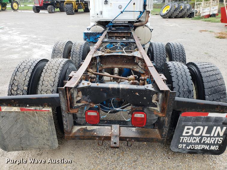 image for item BW9204 1993 White GMC WG truck cab and chassis