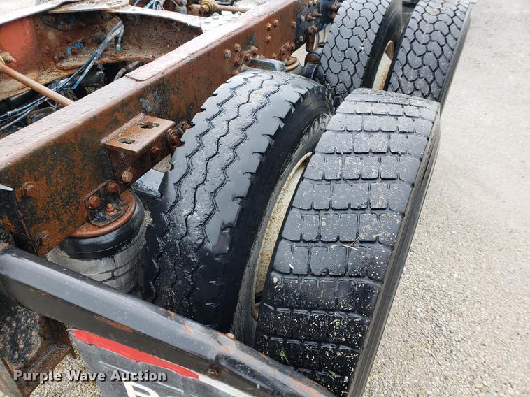 image for item BW9204 1993 White GMC WG truck cab and chassis