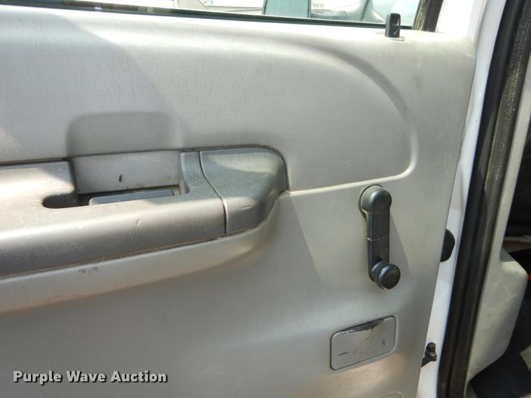 image for item DB8277 2003 Ford F350 Super Duty Crew Cab pickup truck