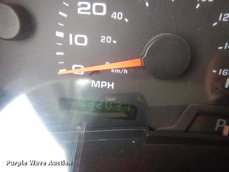 image for item DB8277 2003 Ford F350 Super Duty Crew Cab pickup truck