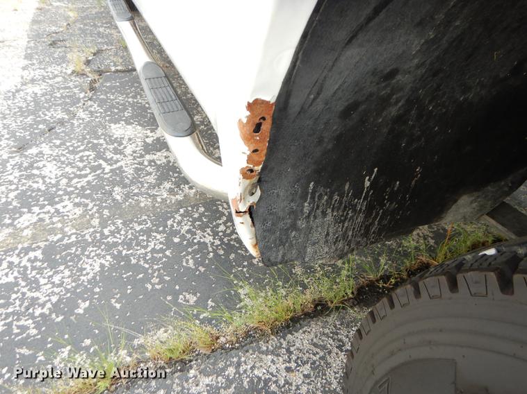 image for item DB8277 2003 Ford F350 Super Duty Crew Cab pickup truck