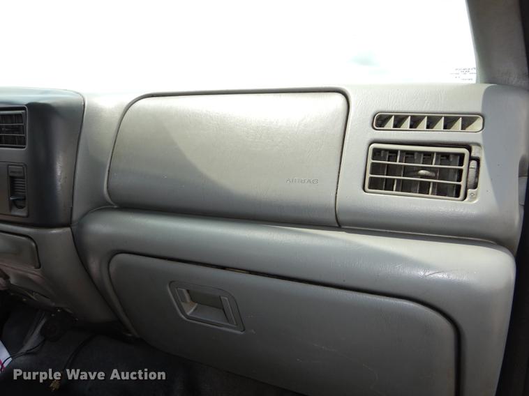 image for item DB8277 2003 Ford F350 Super Duty Crew Cab pickup truck