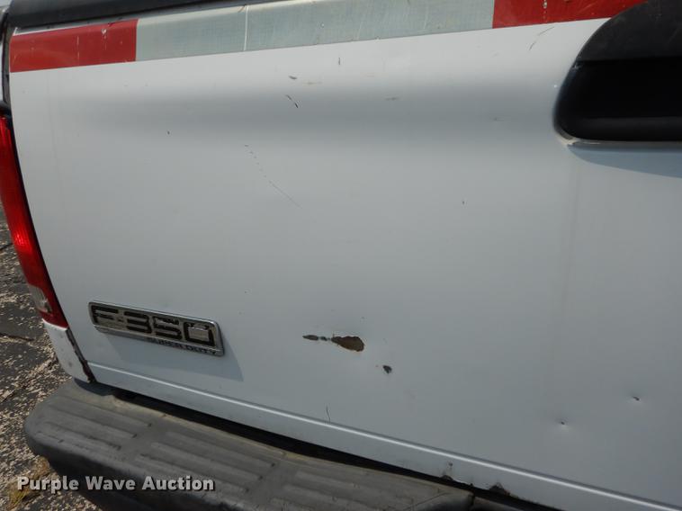 image for item DB8277 2003 Ford F350 Super Duty Crew Cab pickup truck