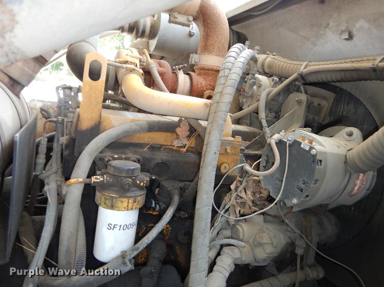 image for item DB8289 2004 Johnston 3000 street sweeper