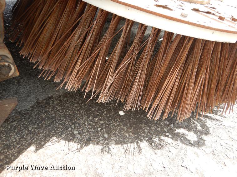 image for item DB8289 2004 Johnston 3000 street sweeper