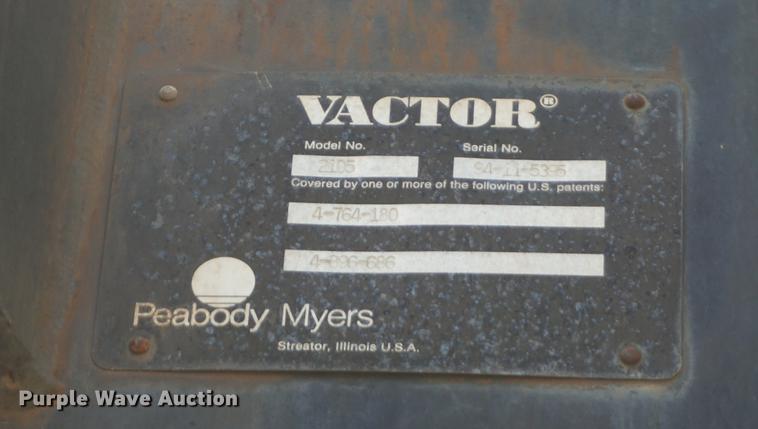 image for item DB8305 1995 International 4900 vacuum truck