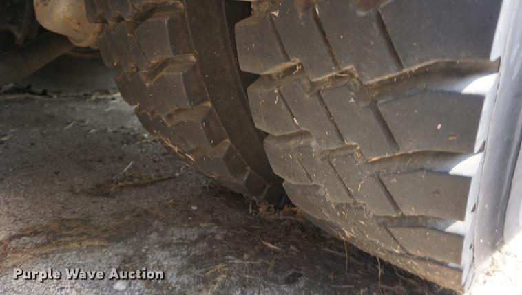 image for item DB8305 1995 International 4900 vacuum truck