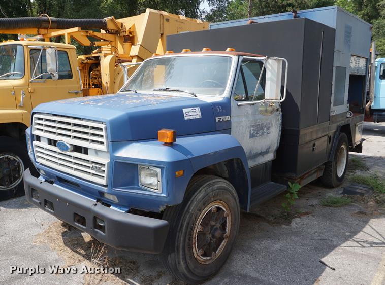 image for item DB8307 1991 Ford F700 sewer rodder truck