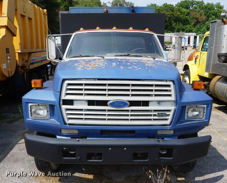 image for item DB8307 1991 Ford F700 sewer rodder truck