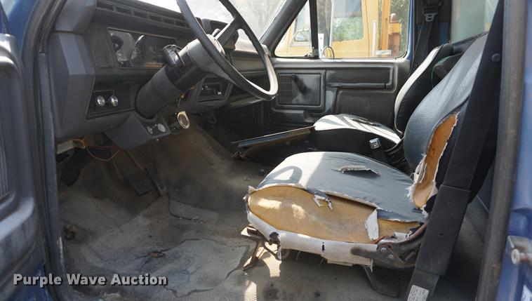 image for item DB8307 1991 Ford F700 sewer rodder truck