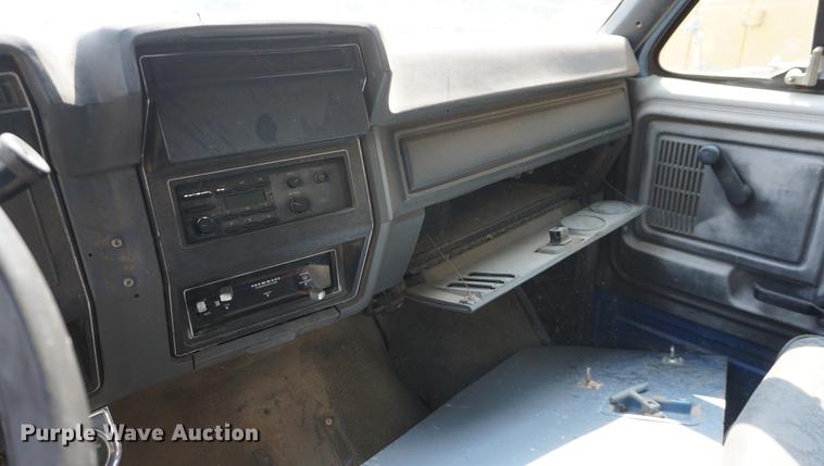 image for item DB8307 1991 Ford F700 sewer rodder truck